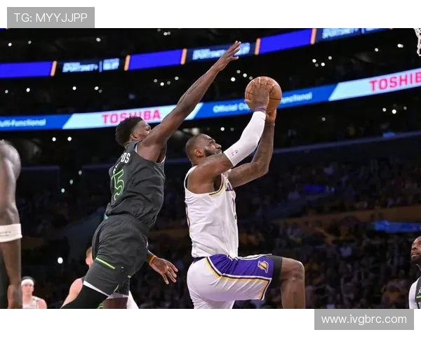 NBA新赛季格局生变 巨星交易引发联盟竞争升级季后赛前景重塑 NBA新赛季格局生变 巨星交易引发联盟竞争升级季后赛前景重塑