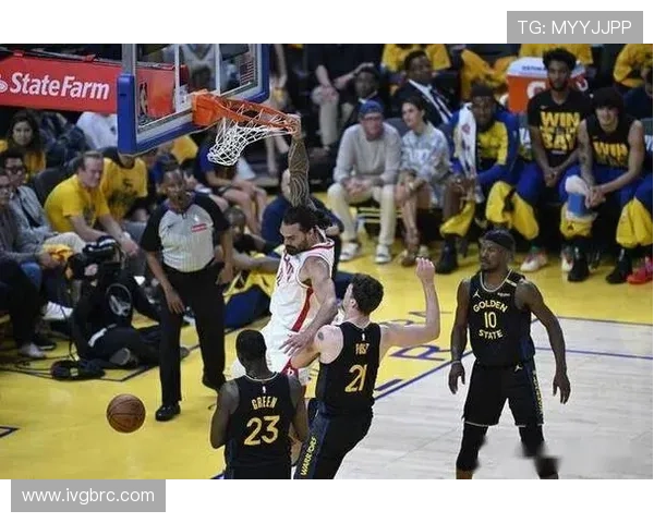 湖人勇士交易传闻升温联盟格局或迎新一轮洗牌季后赛前夕引发球迷热议